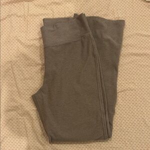 Vuori Women's Leggings in Taupe